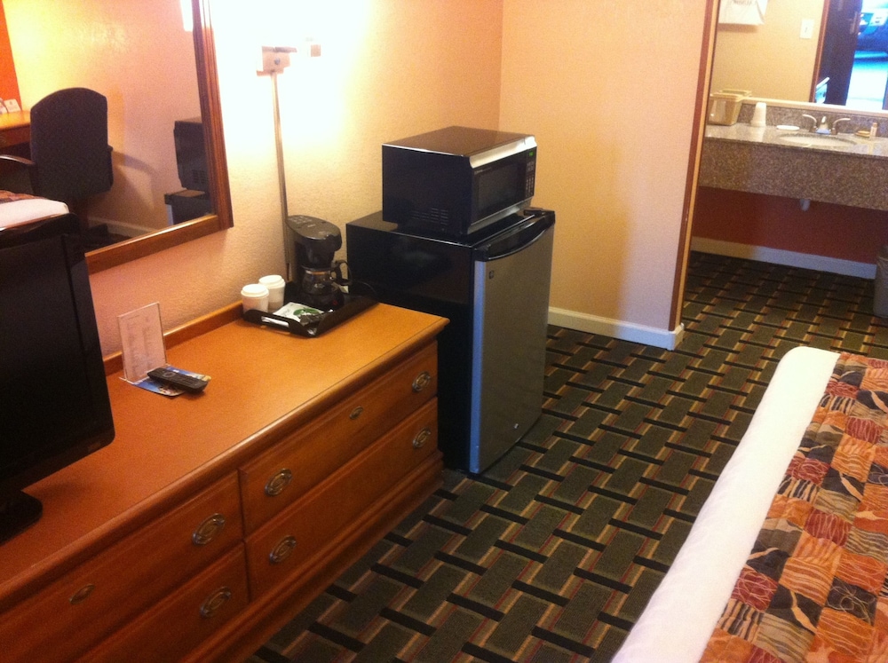 West Bank Inn 46/60