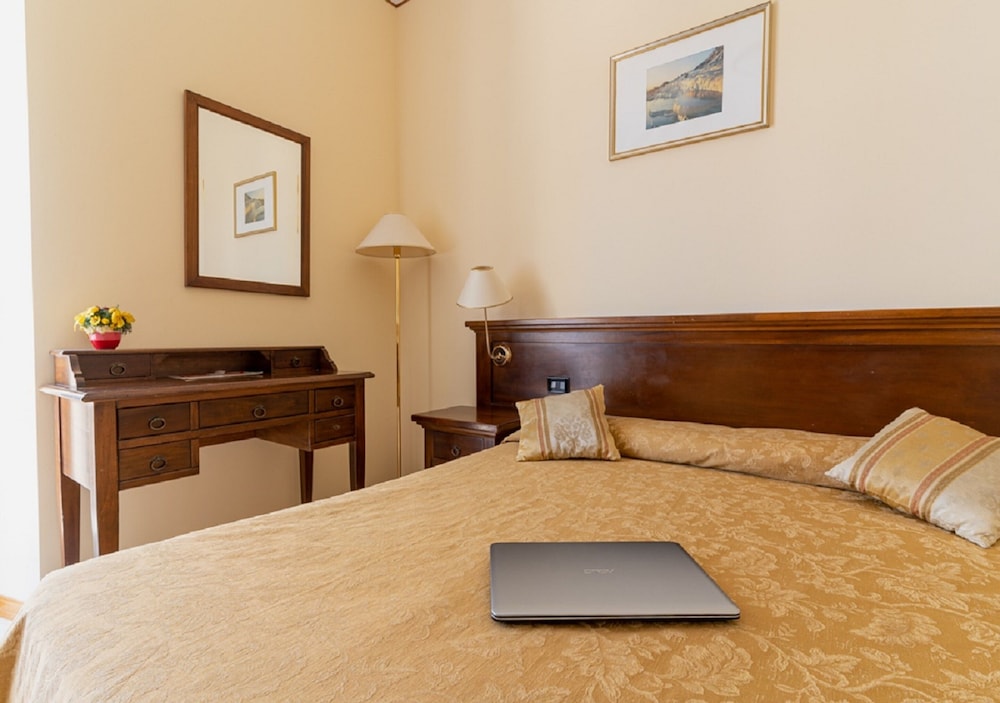 Hotel Villa delle Rose 28/39
