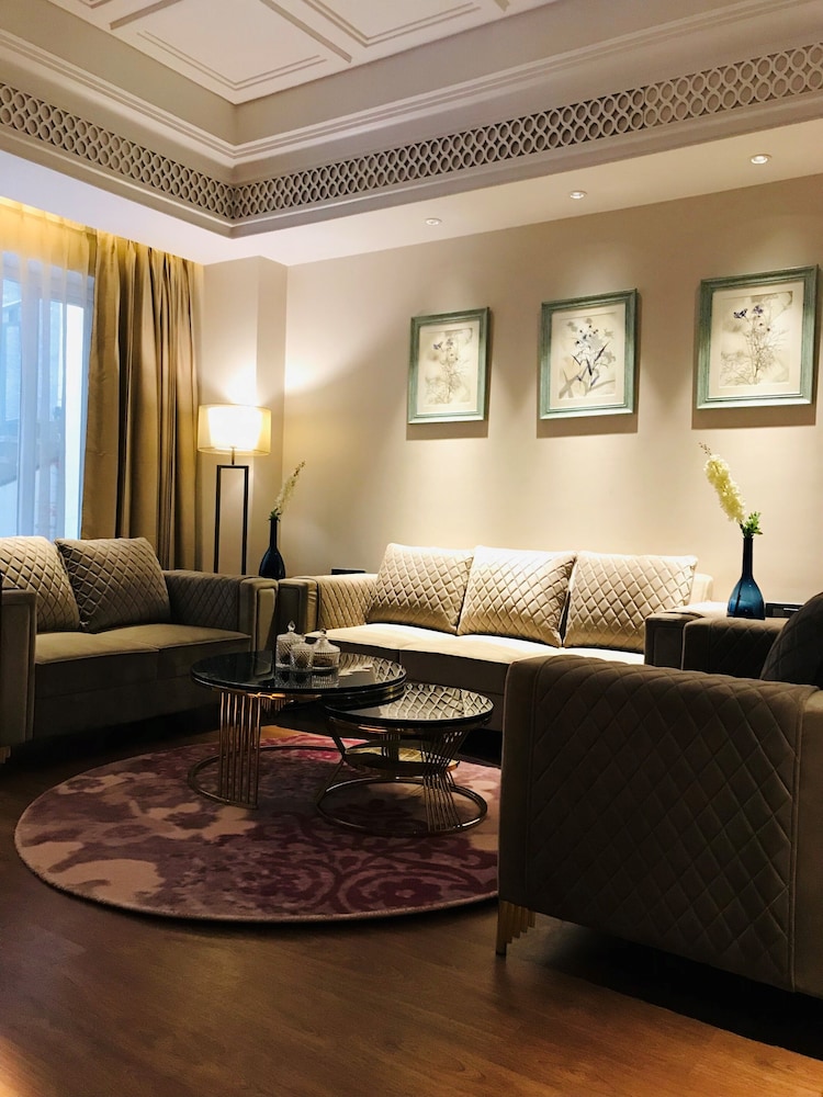 Radisson Hotel Kufri 26/50