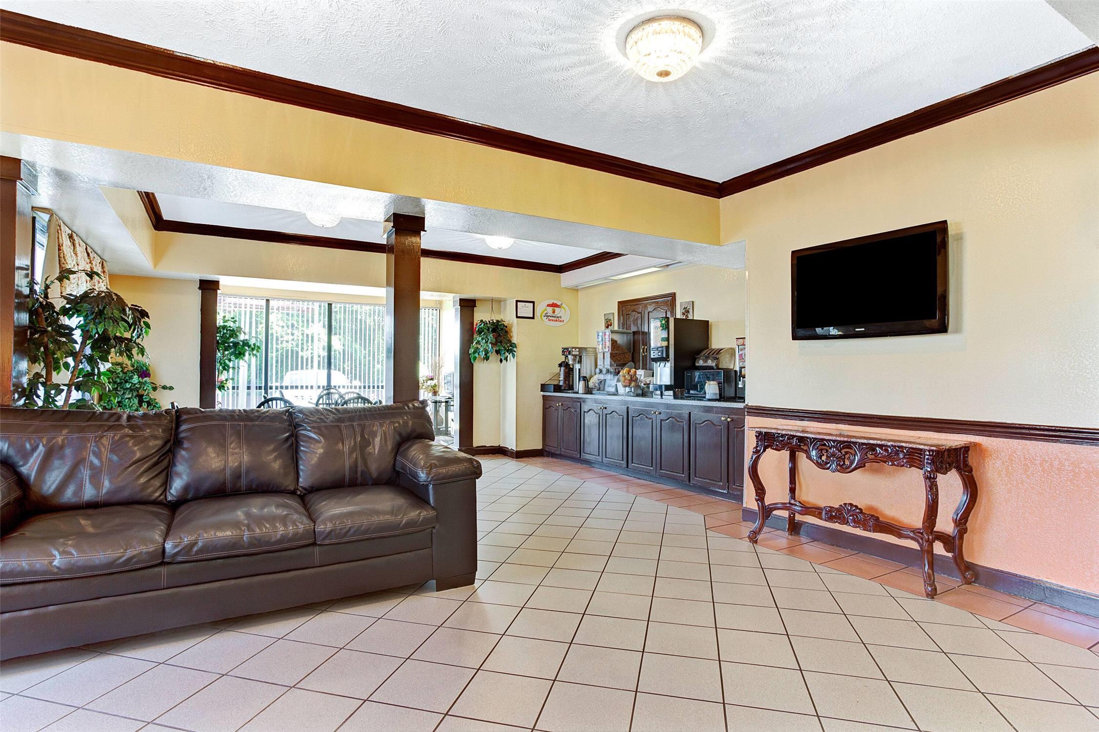 Super 8 by Wyndham Jackson/Ridgeland 5/11
