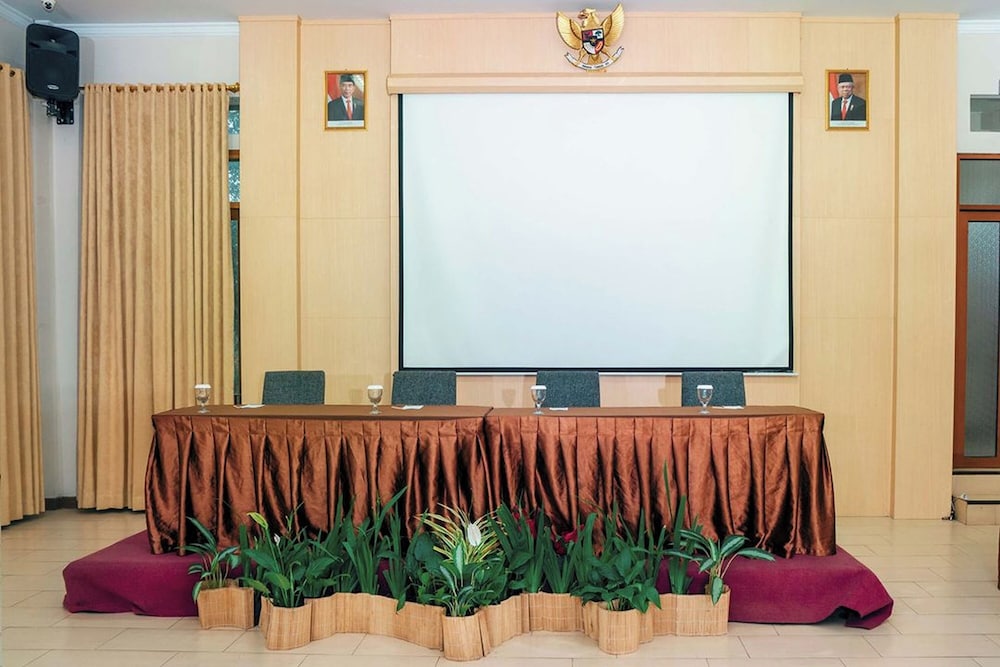 Ahadiat Hotel And Bungalow 7/50