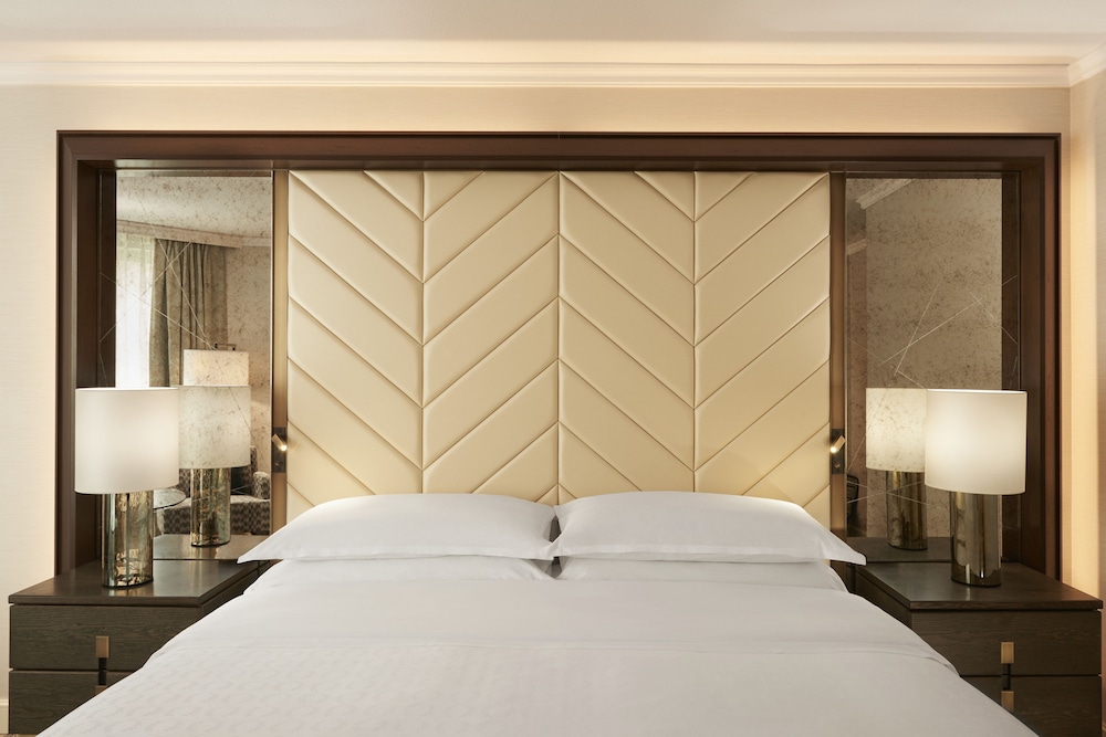 غرفة بريميوم بسرير كينج، Sheraton Grand Warsaw 4/6