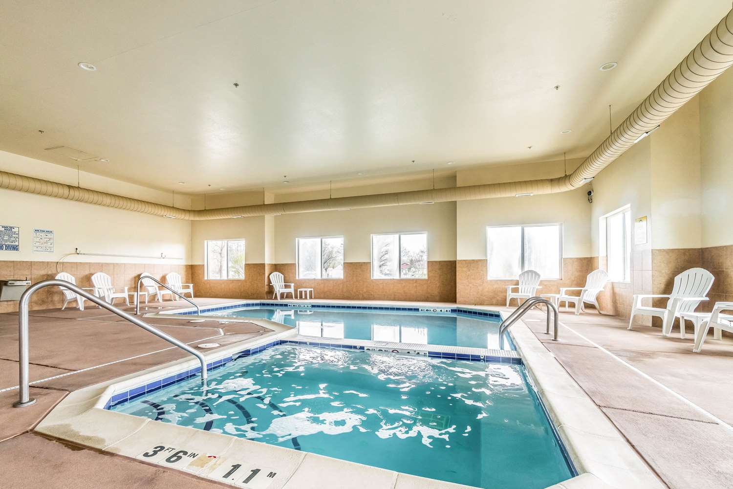 Comfort Inn and Suites Rifle 24/49