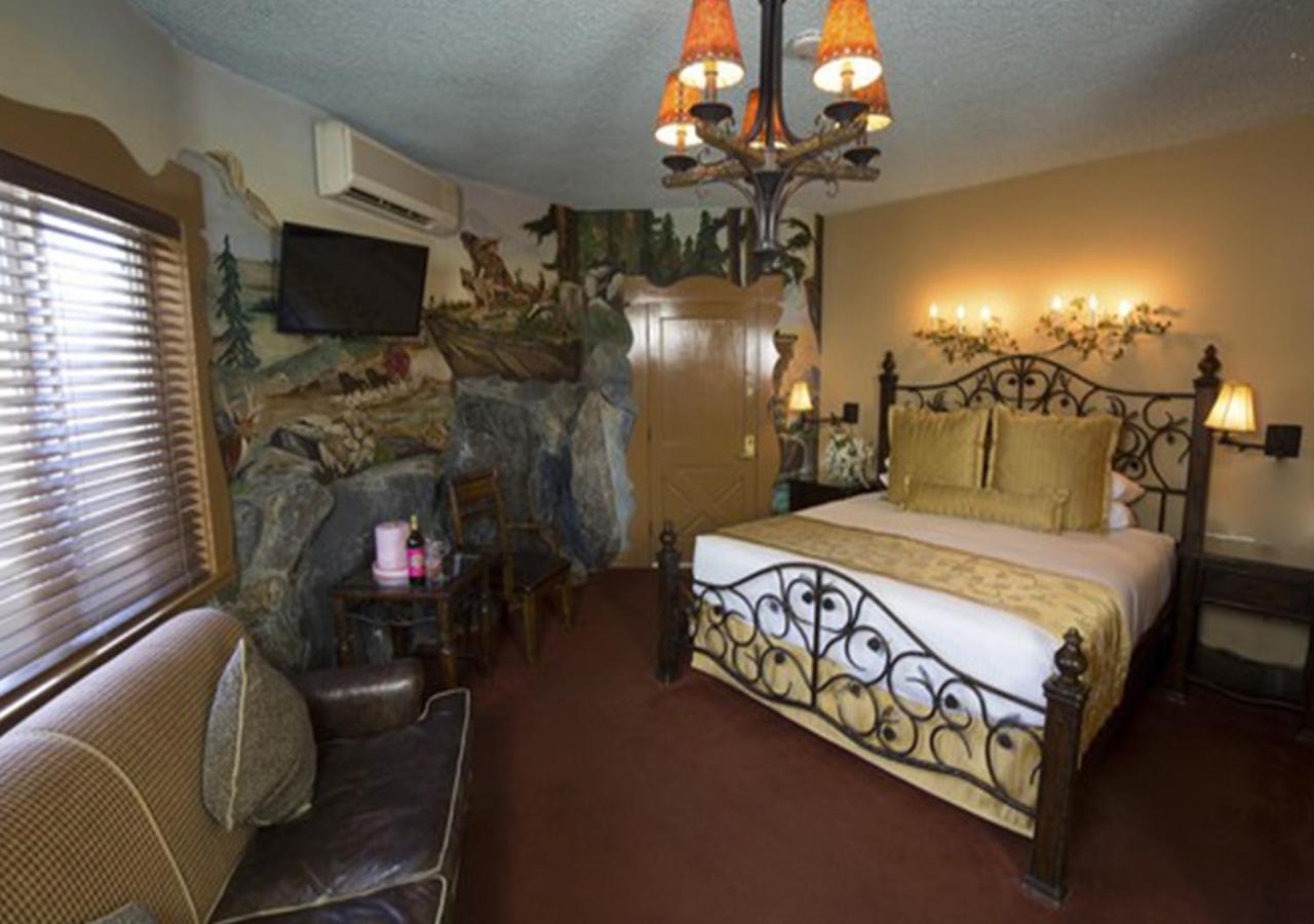 Mountain, Cabin