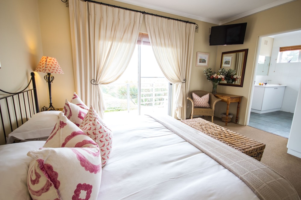Headlands House Guest Lodge 10/50