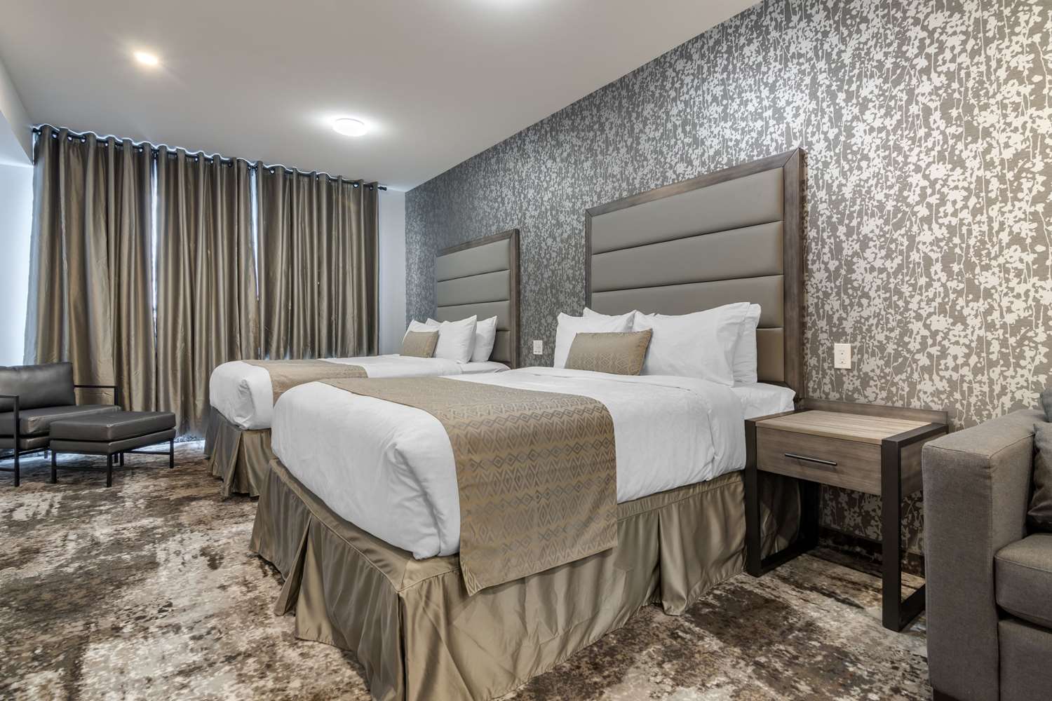 Efficiency, 2 Queen Beds