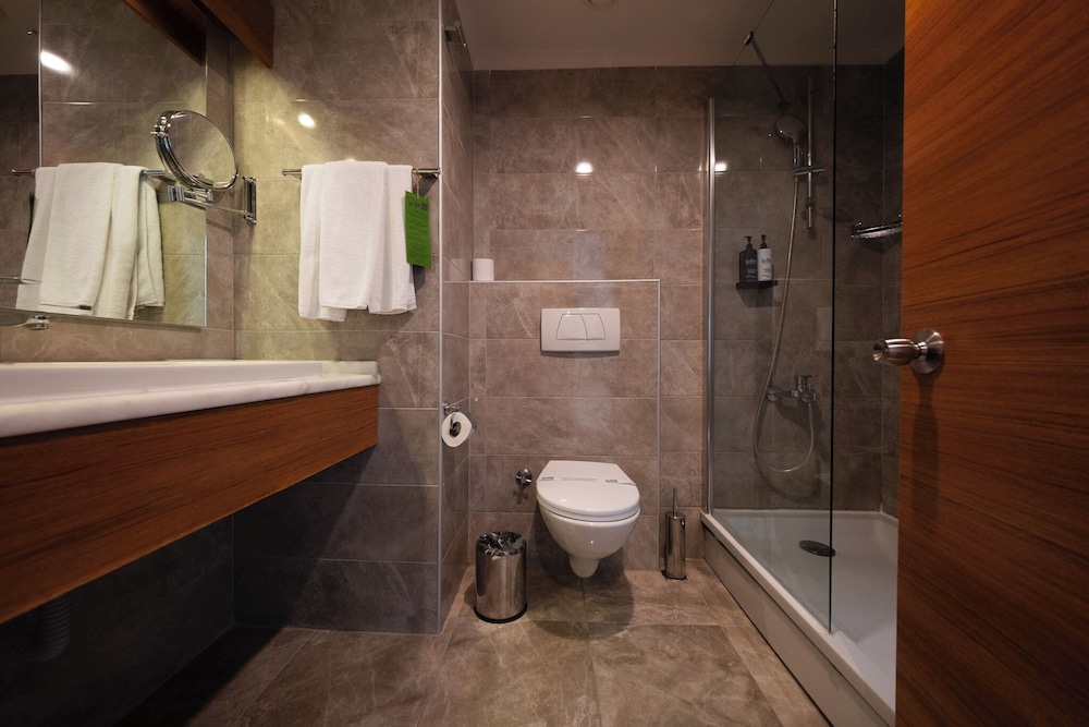 Parion Hotel 67/67