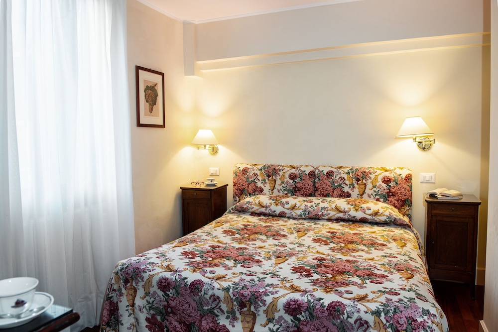 SUPERIOR, TWIN BEDS, BALCONY