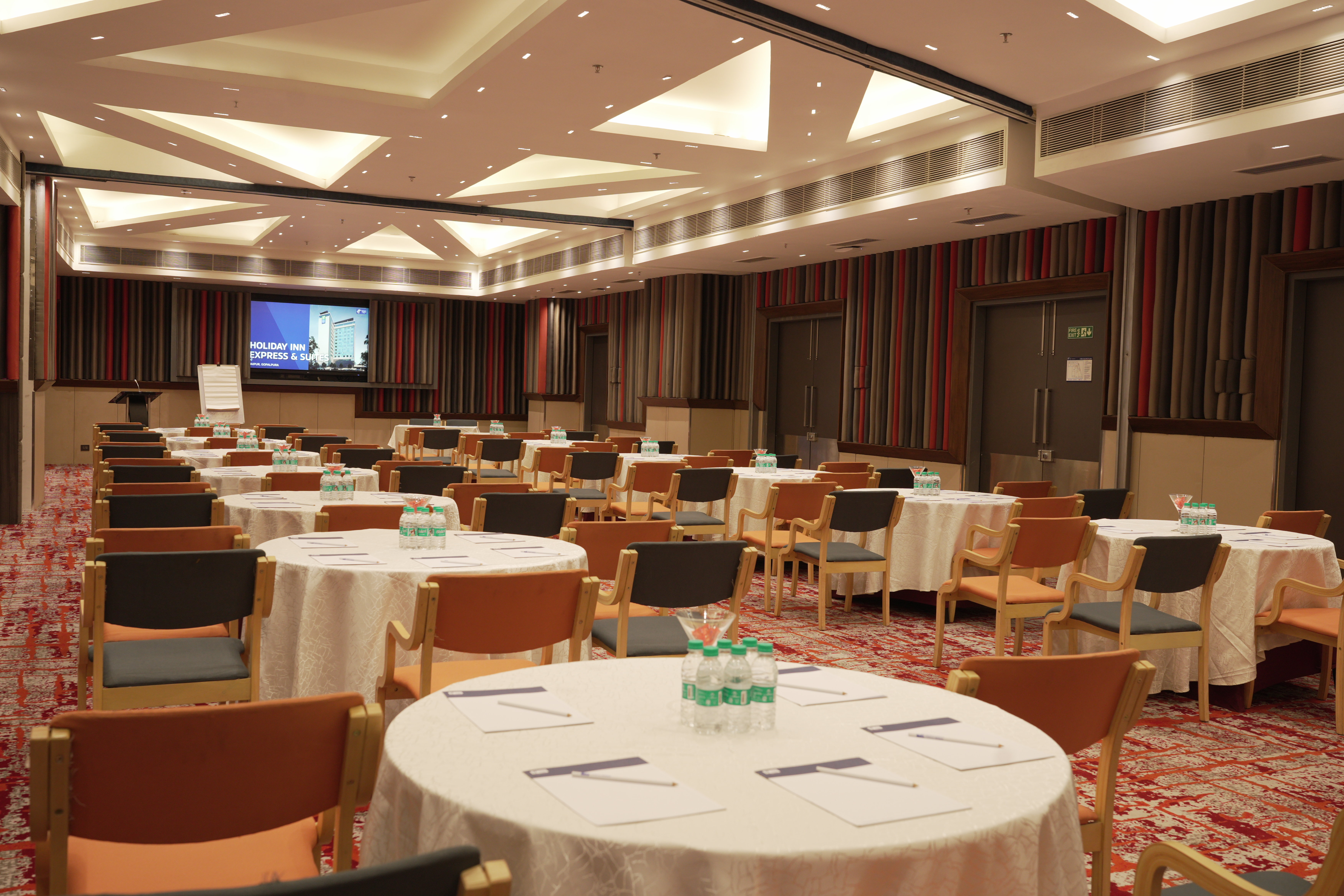 Holiday Inn Express and Suites Jaipur Gopalpura 31/43