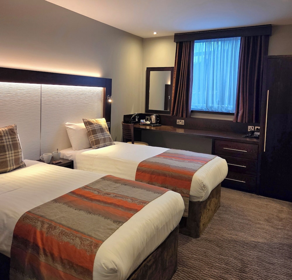 COMFORT, TWIN BEDS