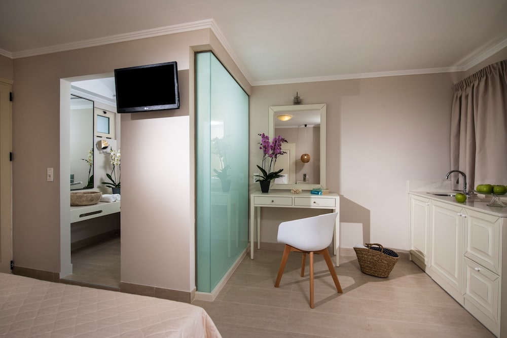 Notos Heights Hotel Suites 50/71