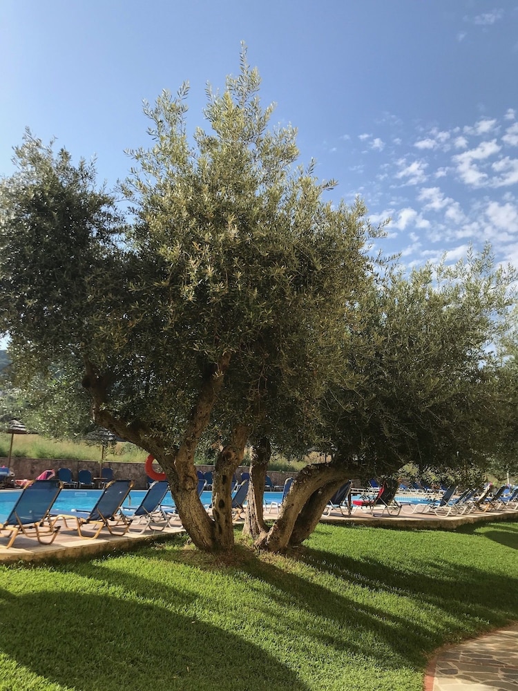 Lassi Hotel 30/42