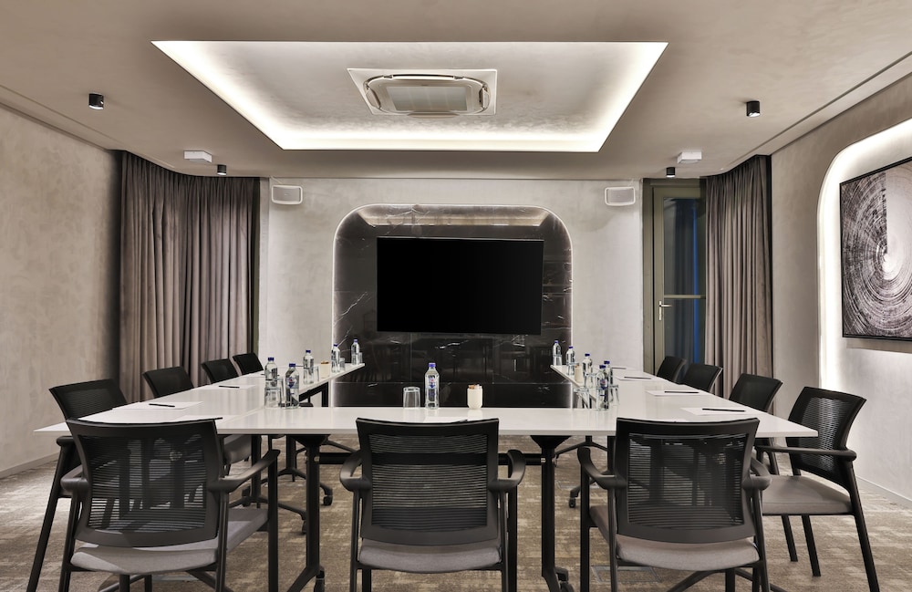 The Wings Hotels Pera 38/49