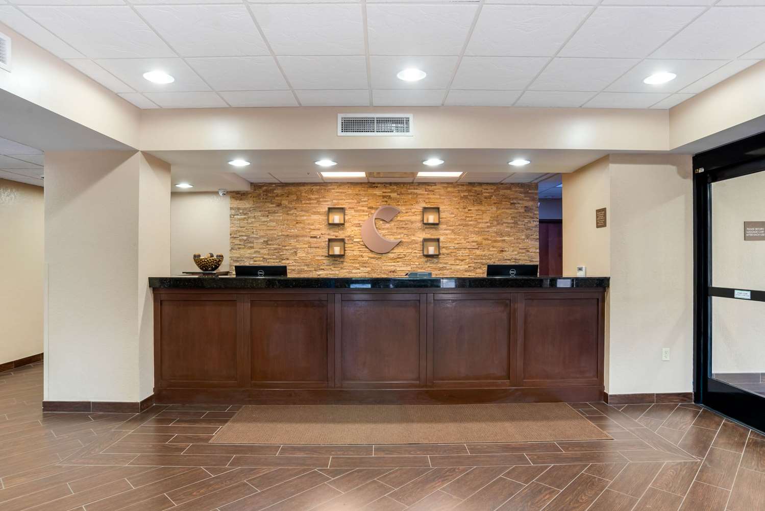 Comfort Suites Tallahassee Capitol - University Area 9/52