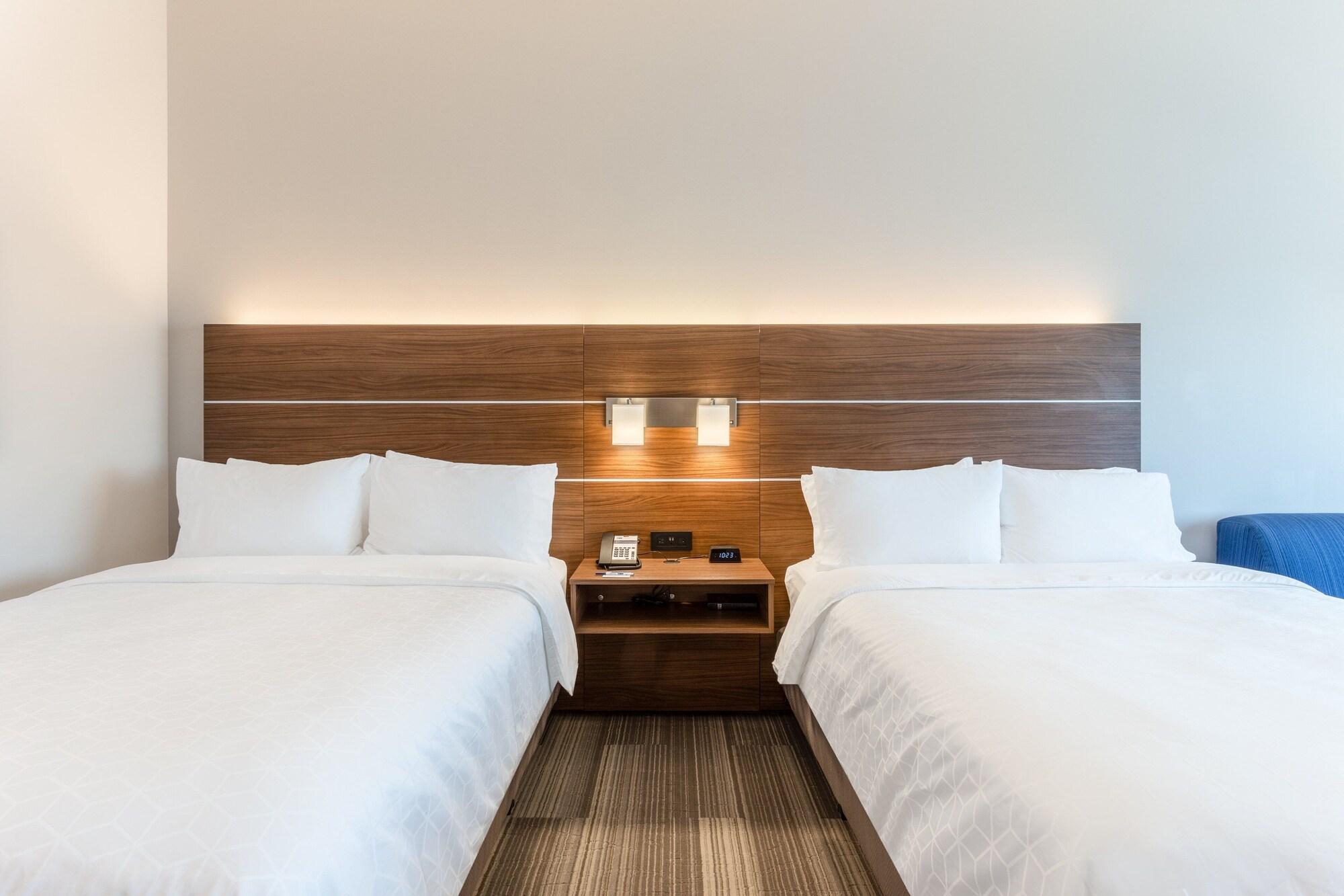 Suite, Multiple Beds, Accessible