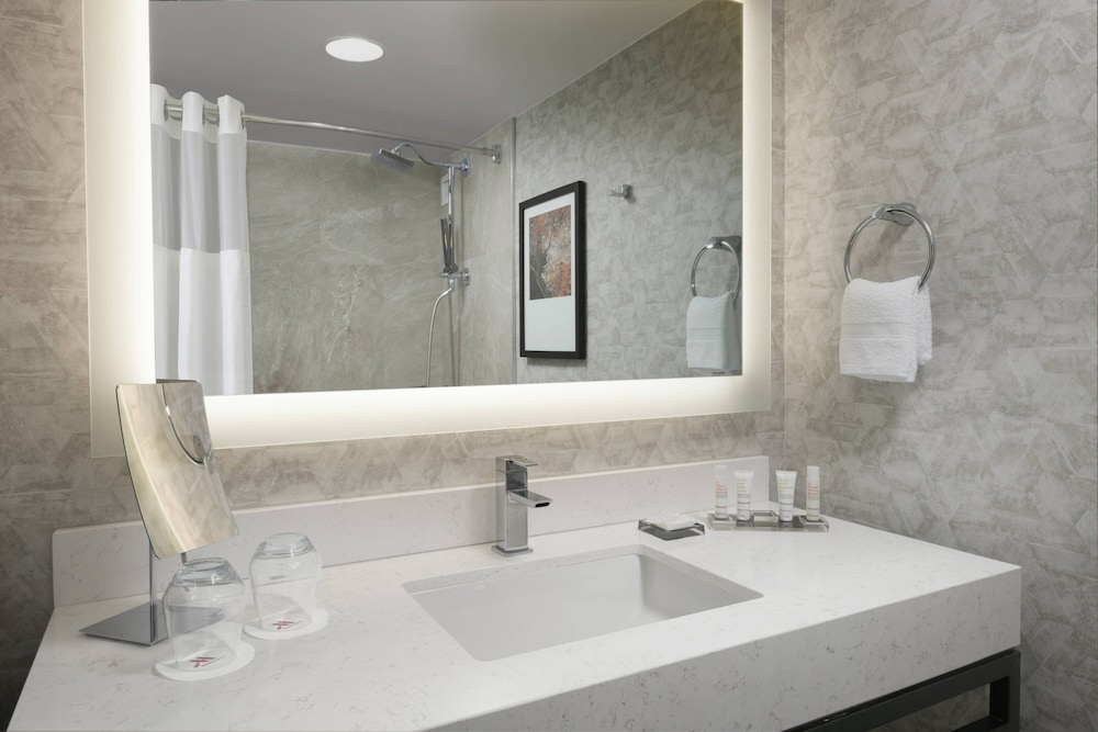 غرفة كلوب بسريرين مزدوجين، Houston Marriott Medical Center/Museum District 2/3