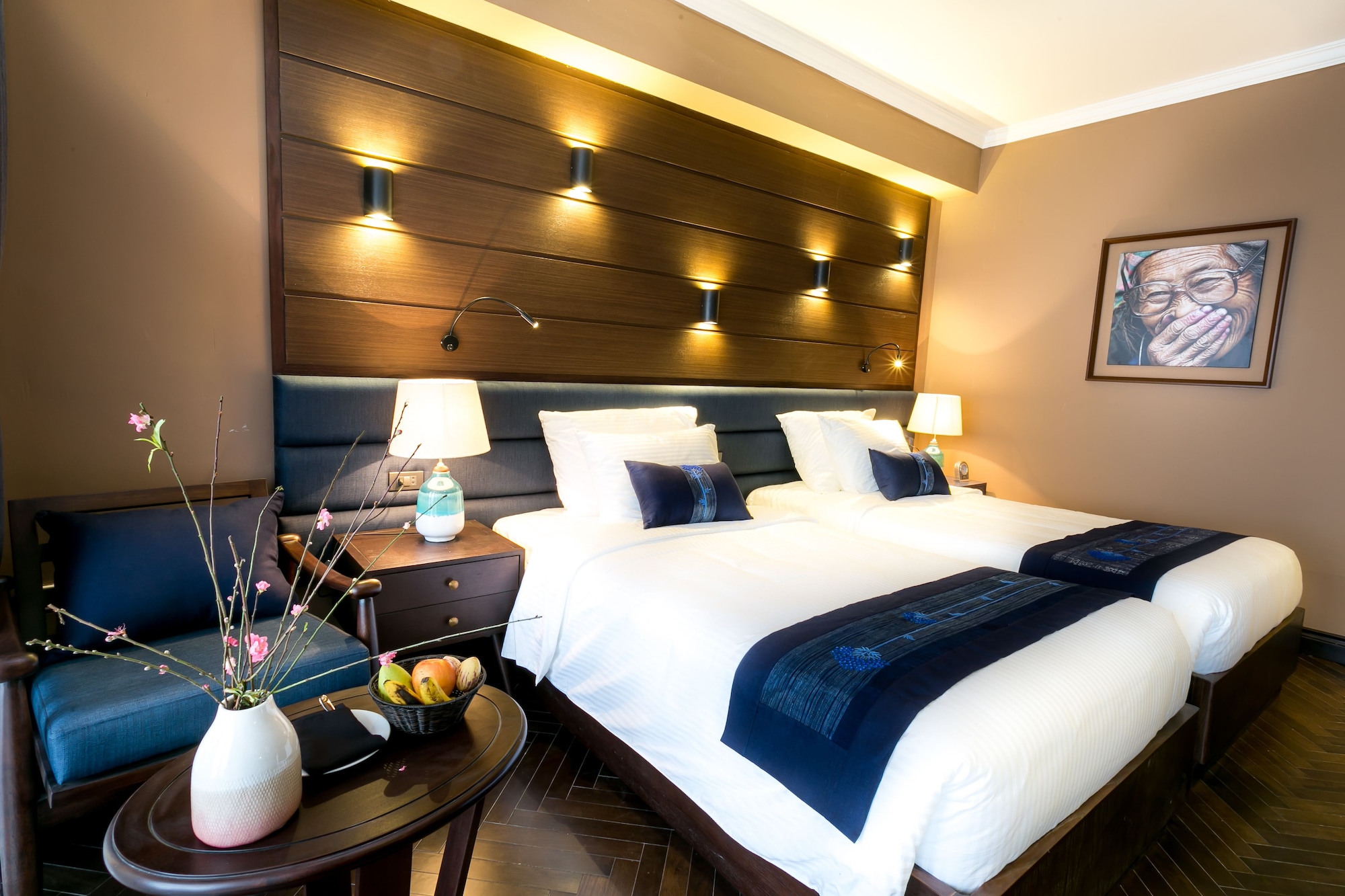 PREMIER, DELUXE, BALCONY