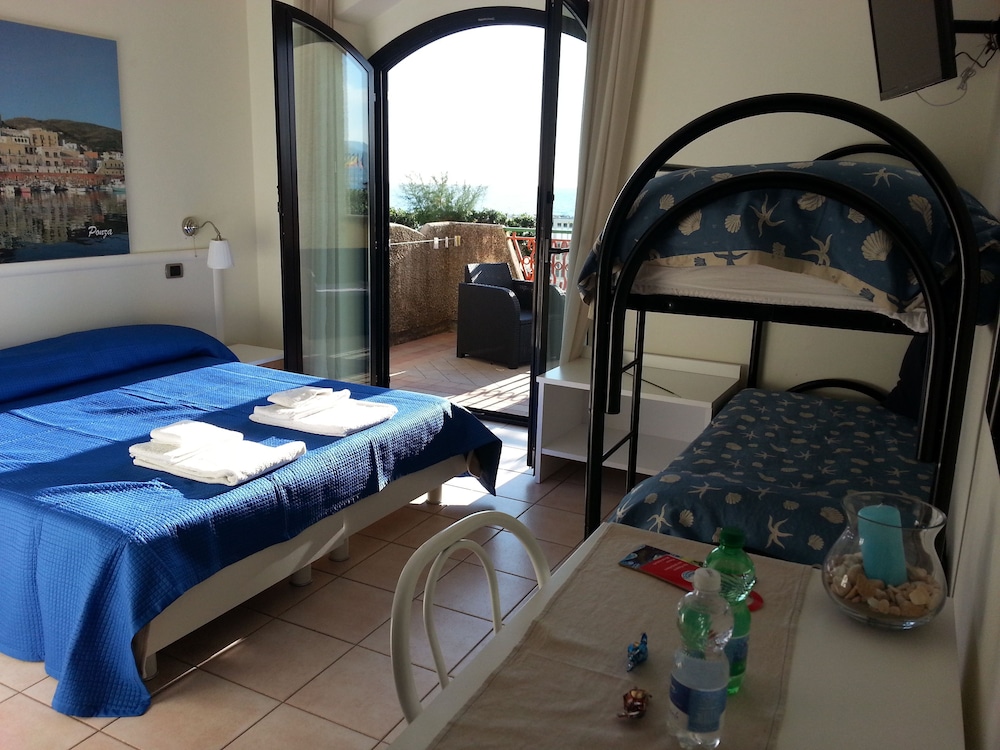 Hotel Tirreno 11/52