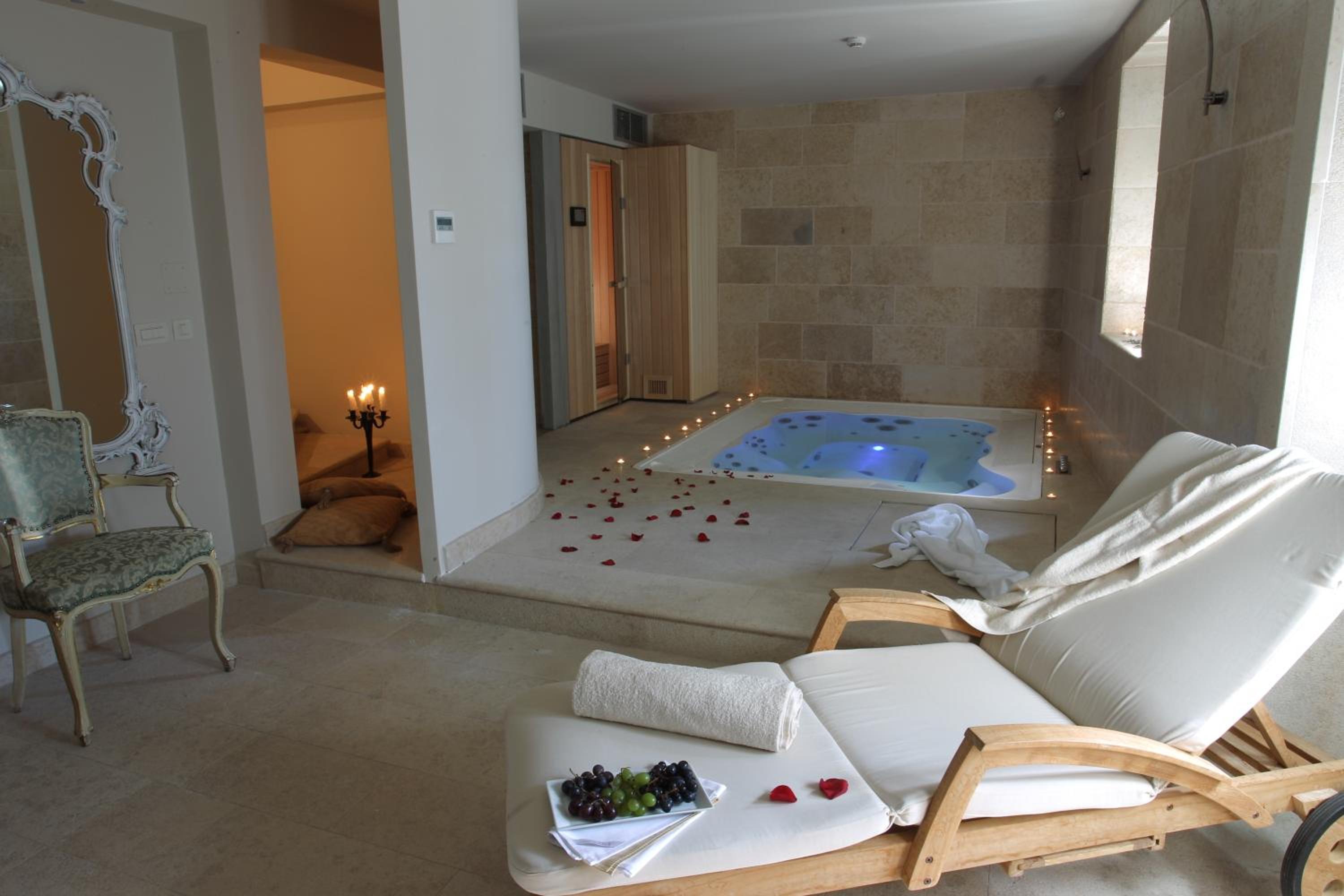 VELA VRATA HOTEL 26/50