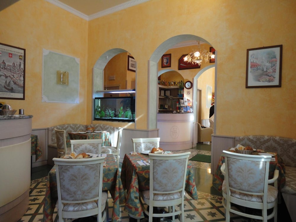 Hotel Villa Primavera 83/94
