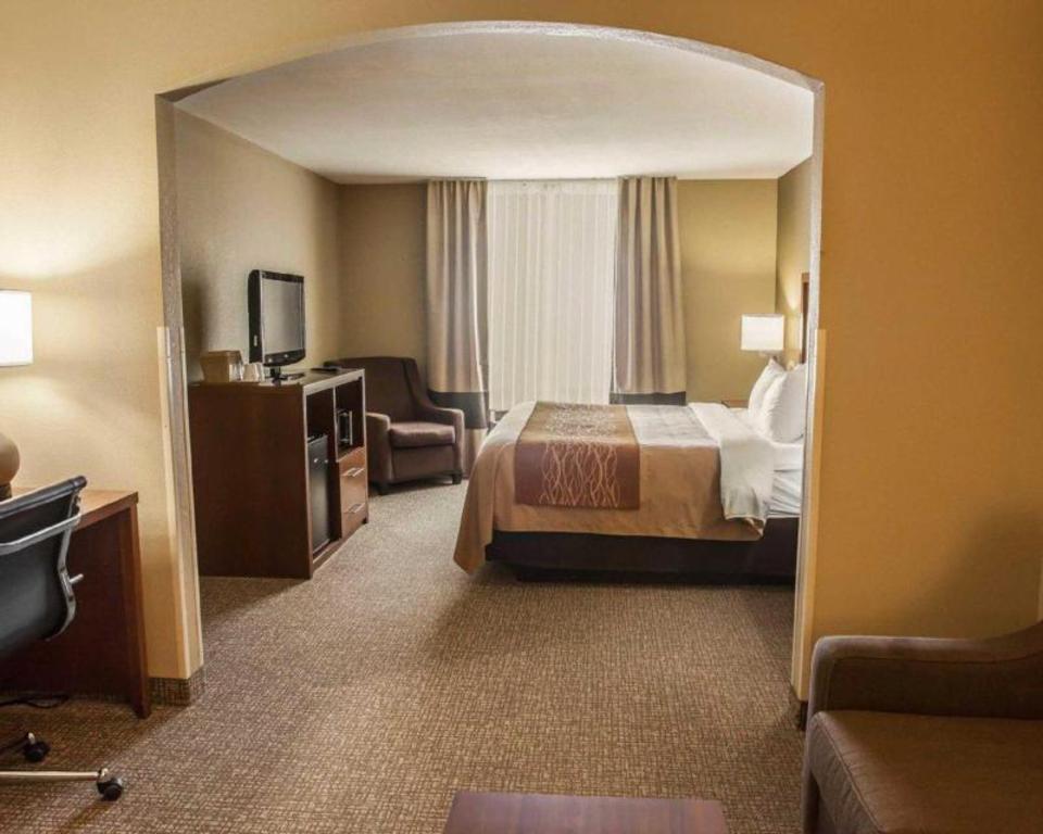 Upgrade, 2 Double Beds، Quality Inn & Suites Georgetown - Seaford 2/4