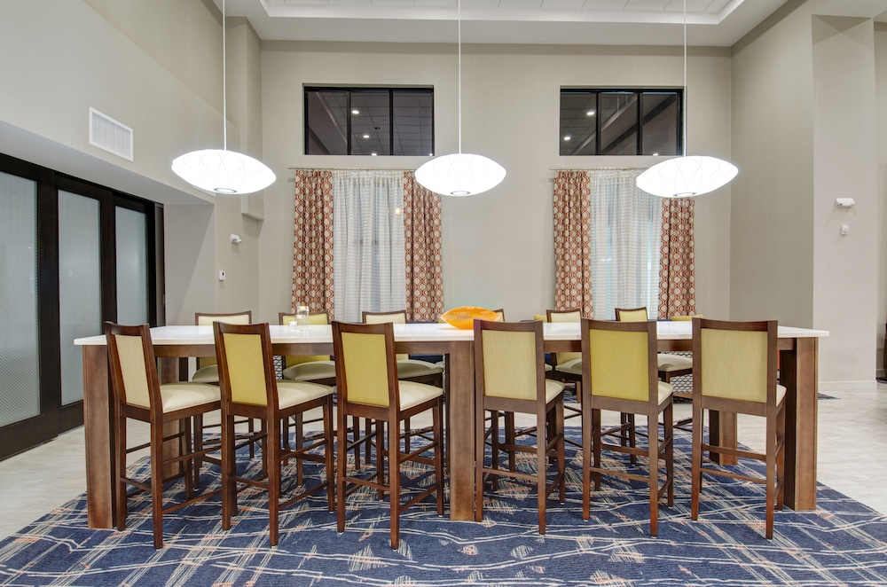 Hampton Inn And Suites Springfield Downtown 35/42