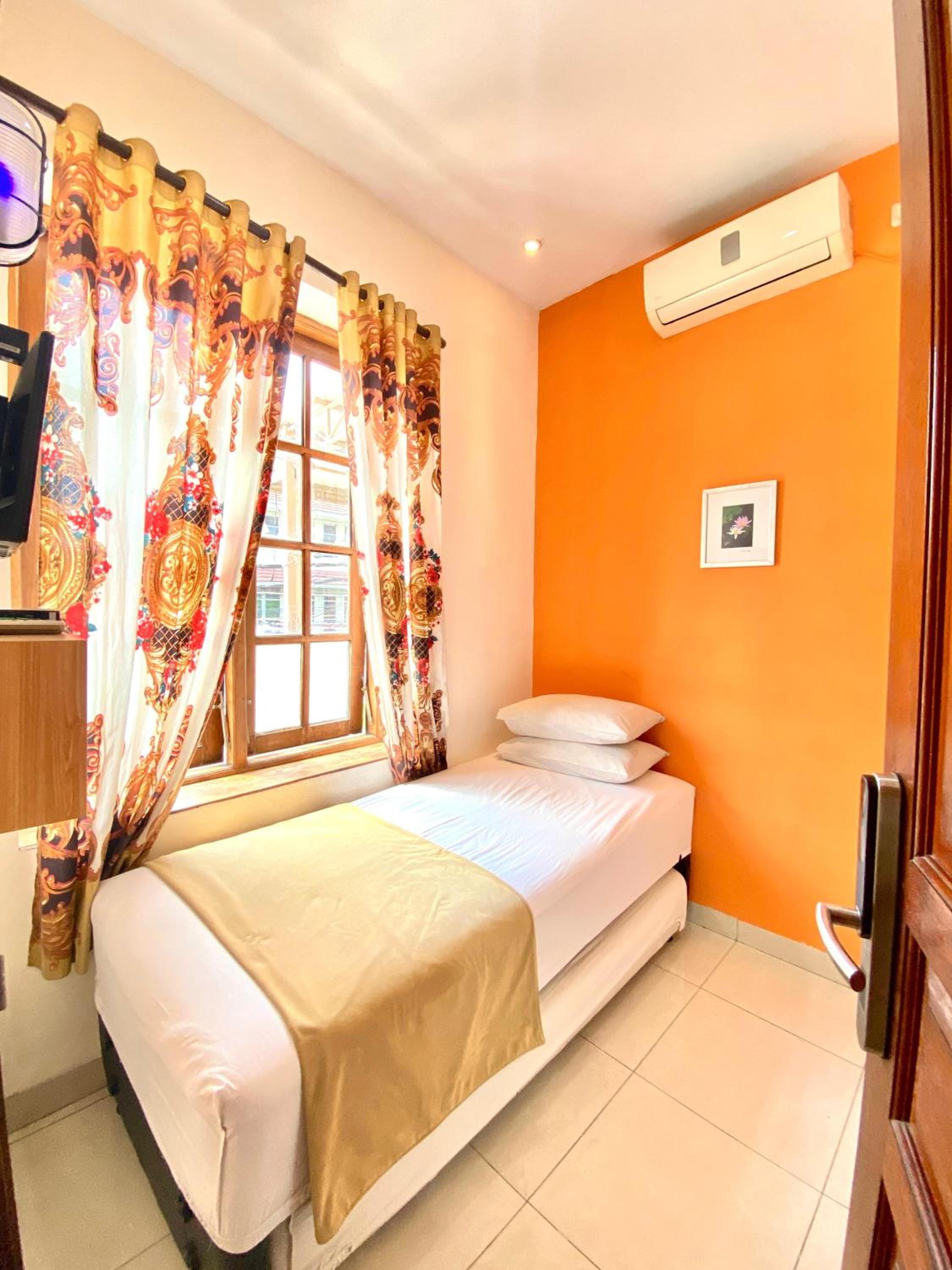 Cabin Hotel Bhayangkara 23/50