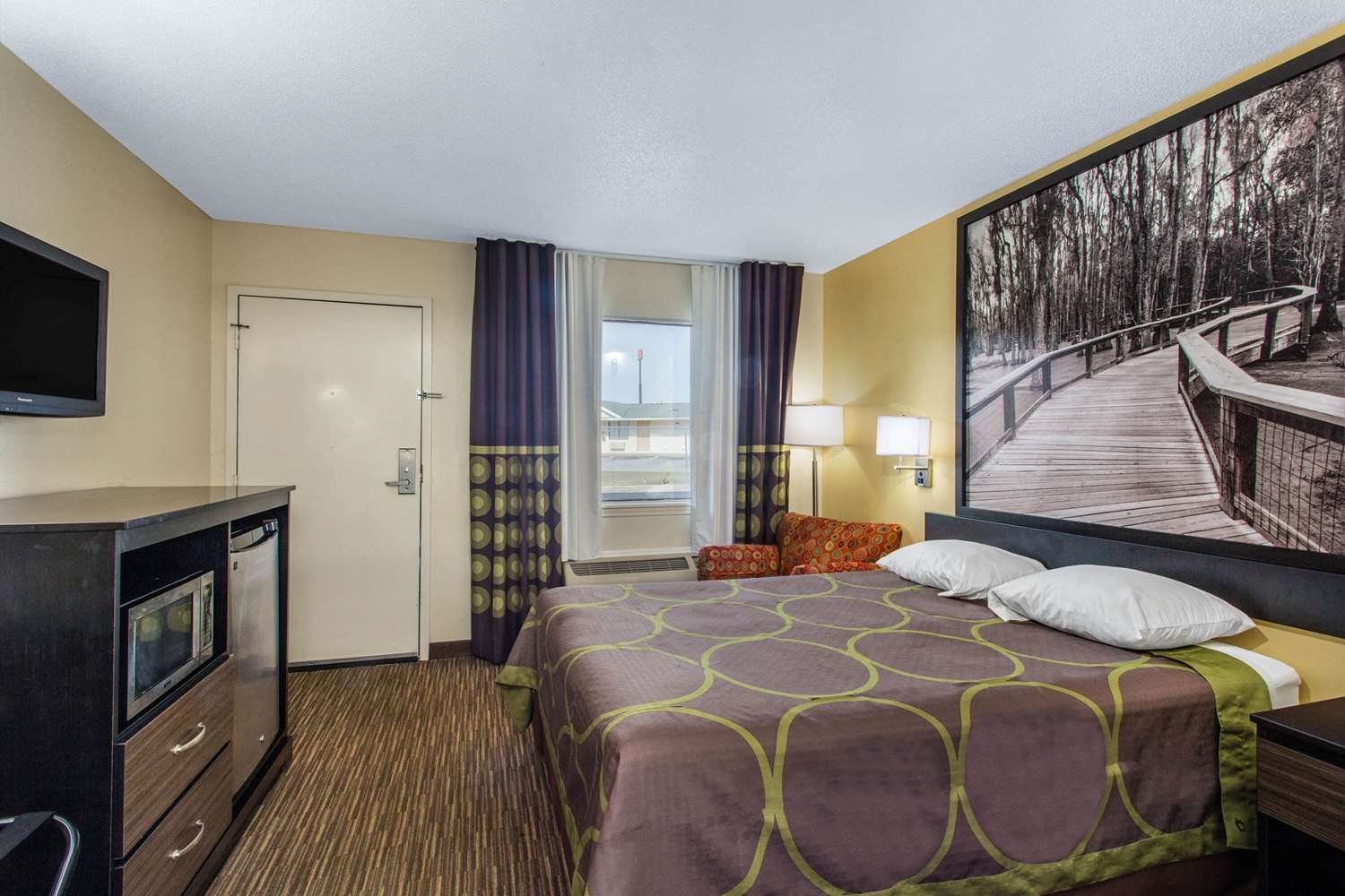 Super 8 by Wyndham Florence 7/23
