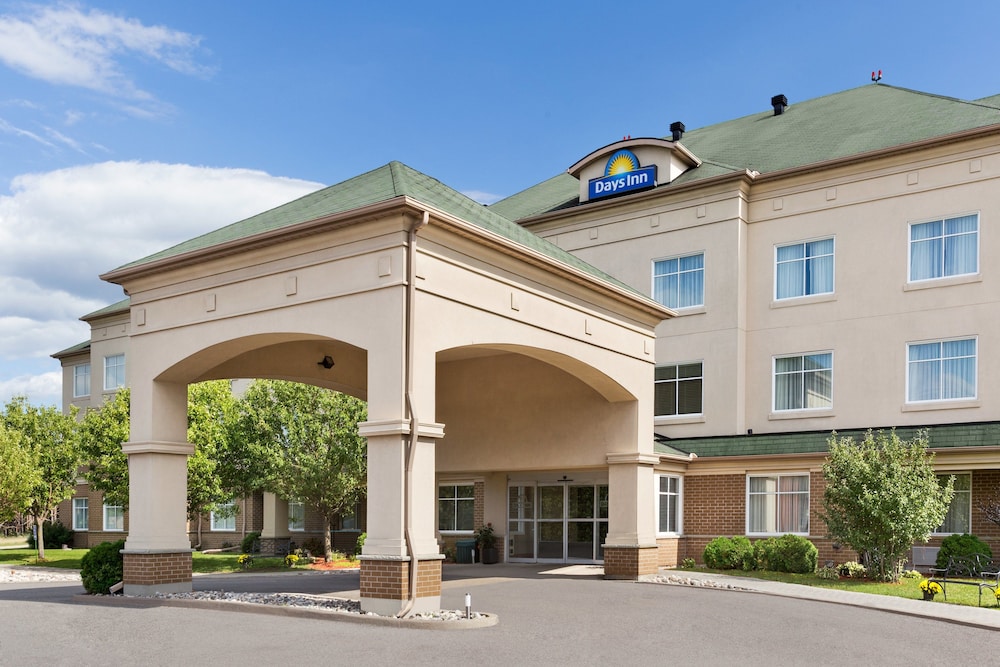 Days Inn by Wyndham Ottawa Airport 9/48