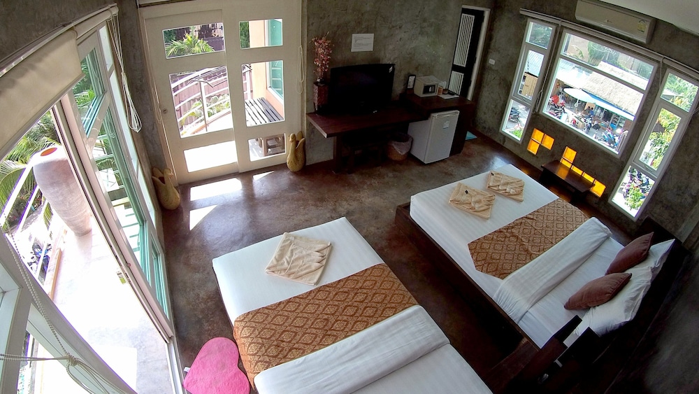 Silver Sands Beach Resort 27/100