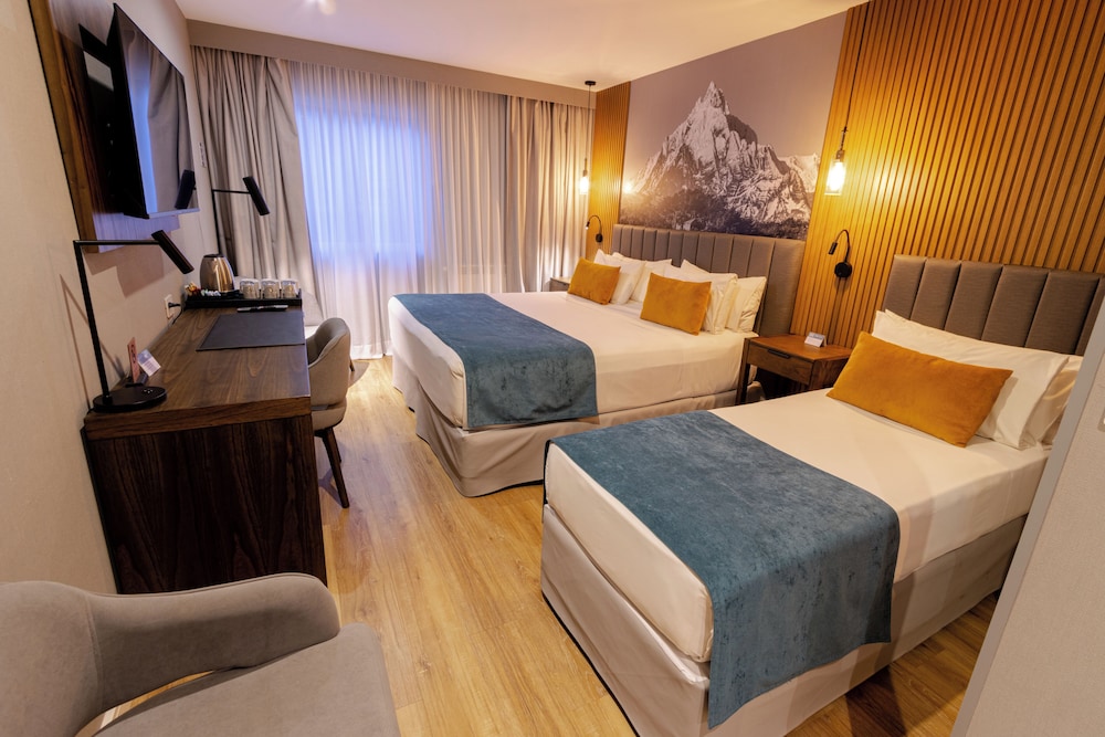 ROOM, TRIPLE