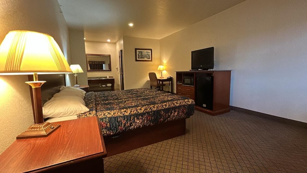 HiWay Inn Express Kiowa Hwy 69 26/55