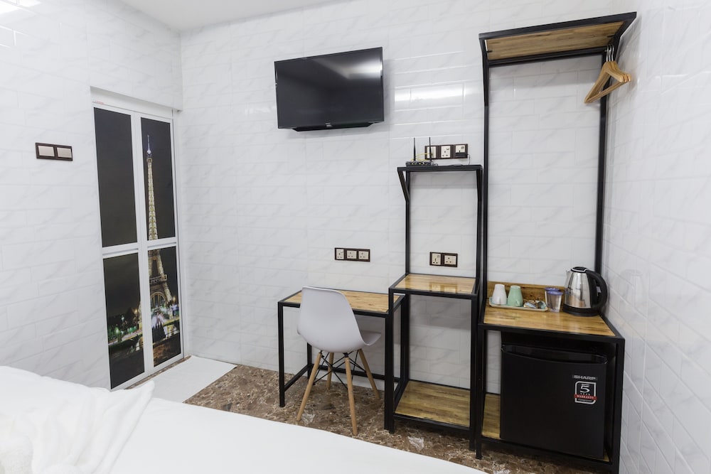 Lee Luxury Home USM Penang 33/44