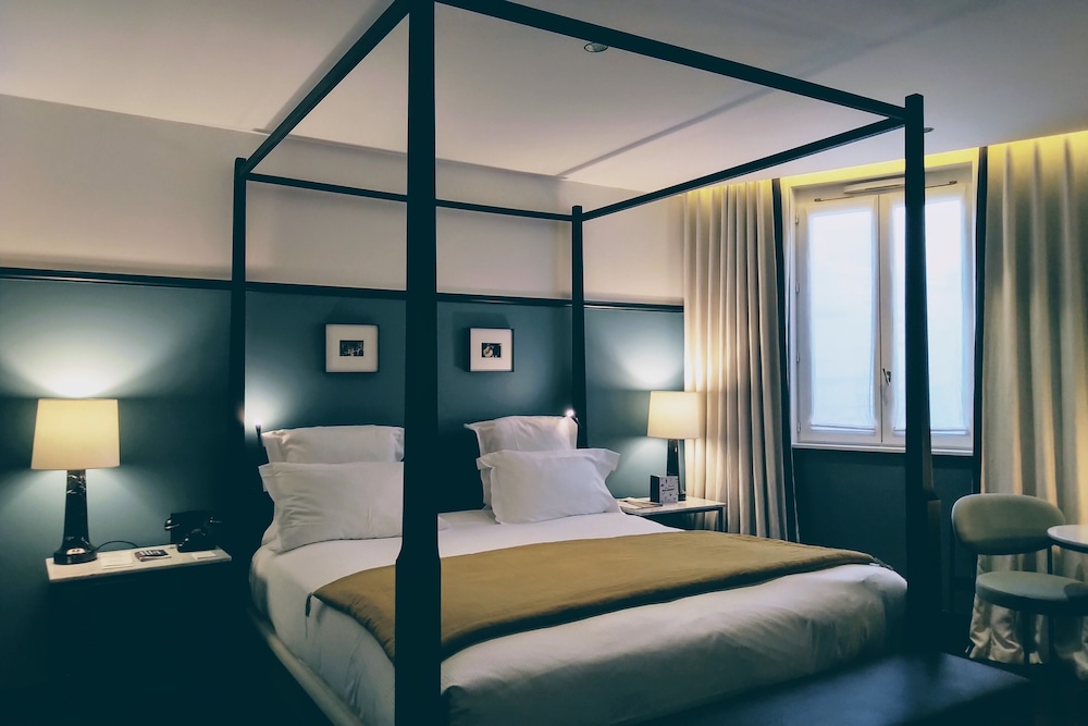 DELUXE, DOUBLE BED