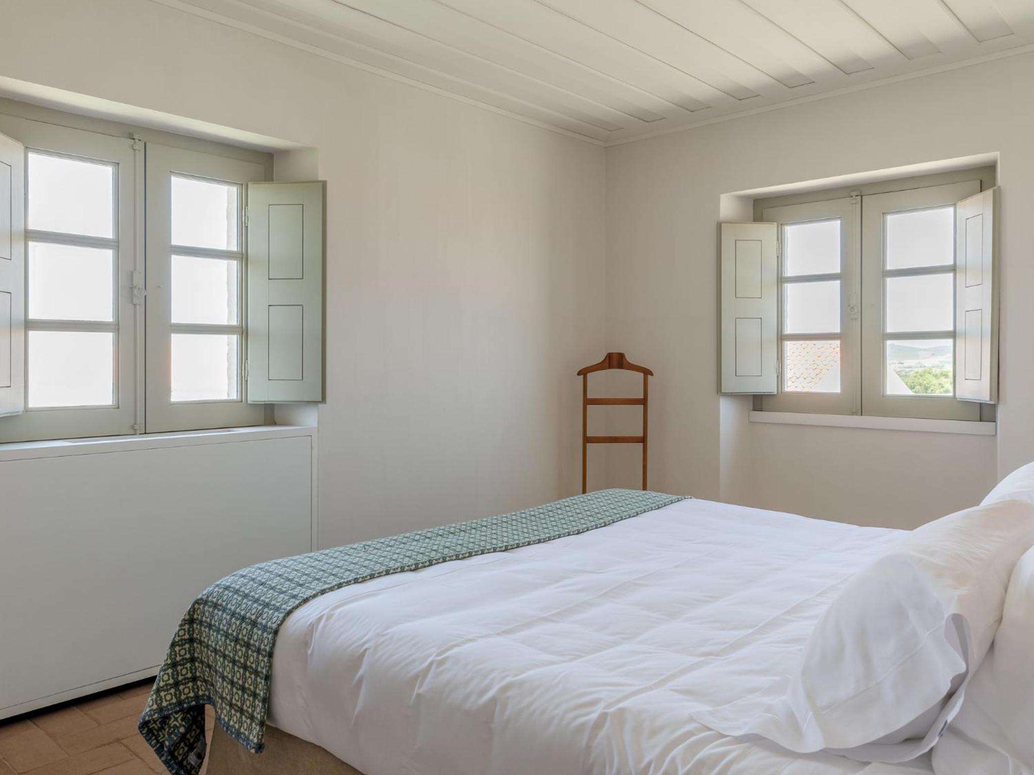 3 Bedrooms, House
