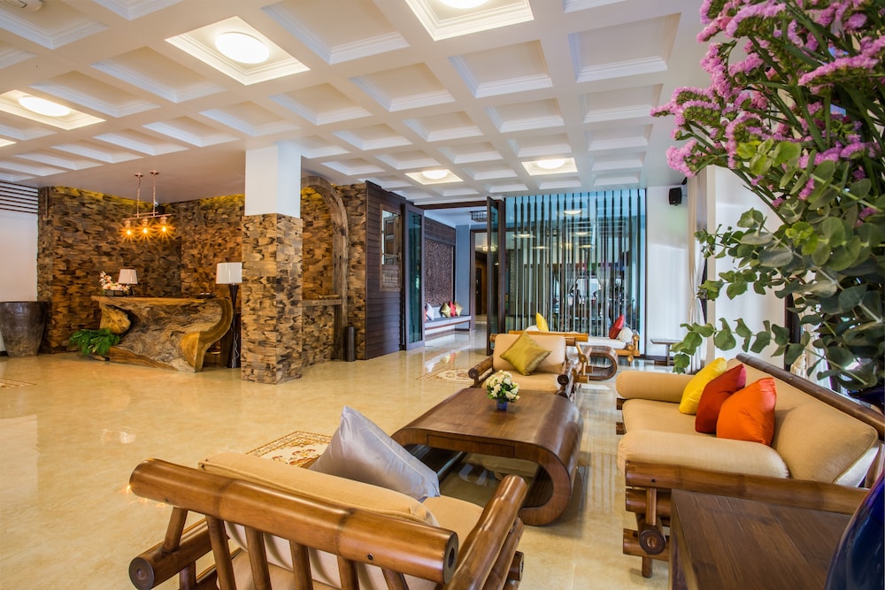 Nightbazaar Inn Hotel 34/48