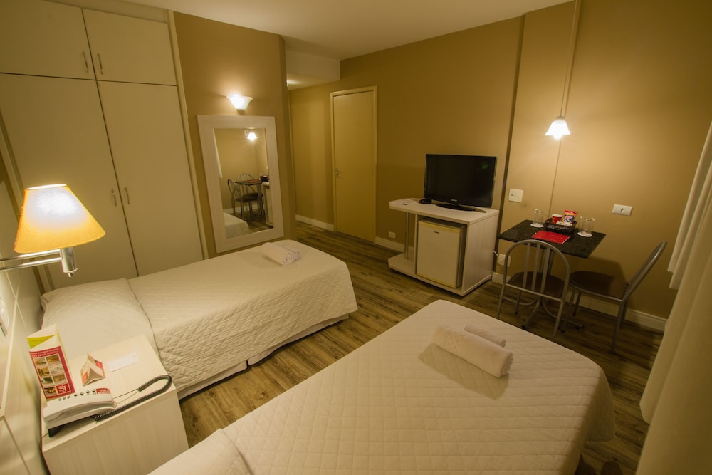 EXECUTIVE, TWIN BEDS