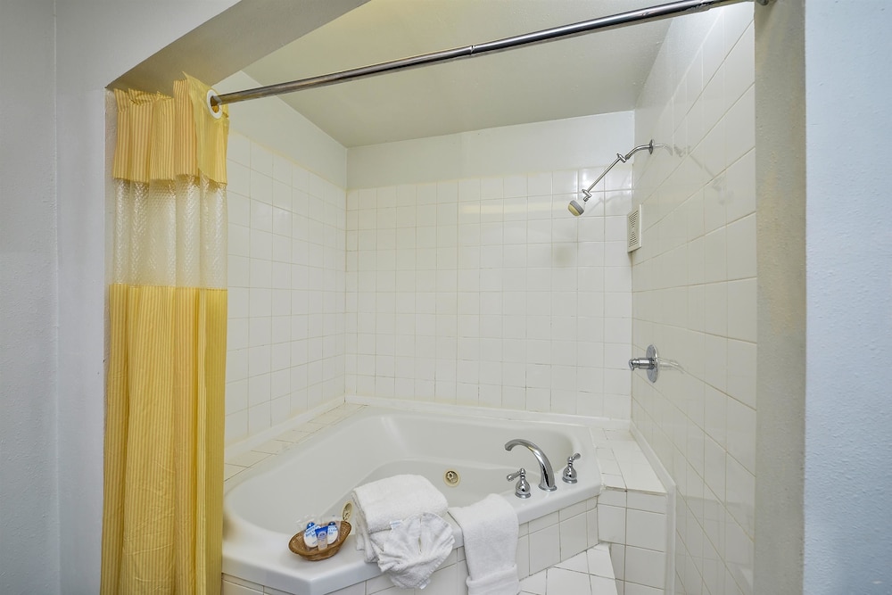 Americas Best Value Inn Chico 11/30