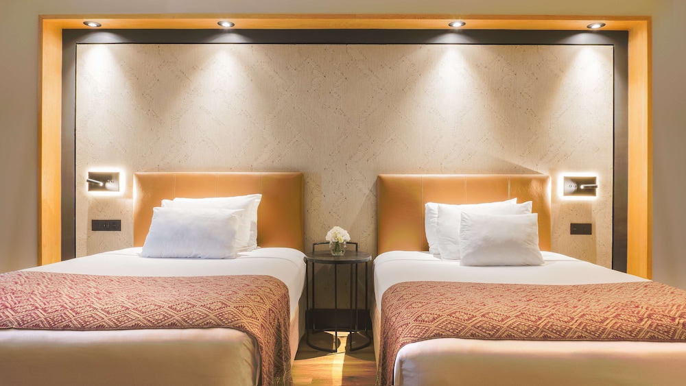 SUPERIOR, 2 DOUBLE BEDS