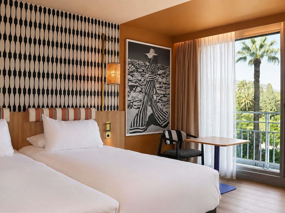Mercure Nice Promenade Des Anglais 11/48
