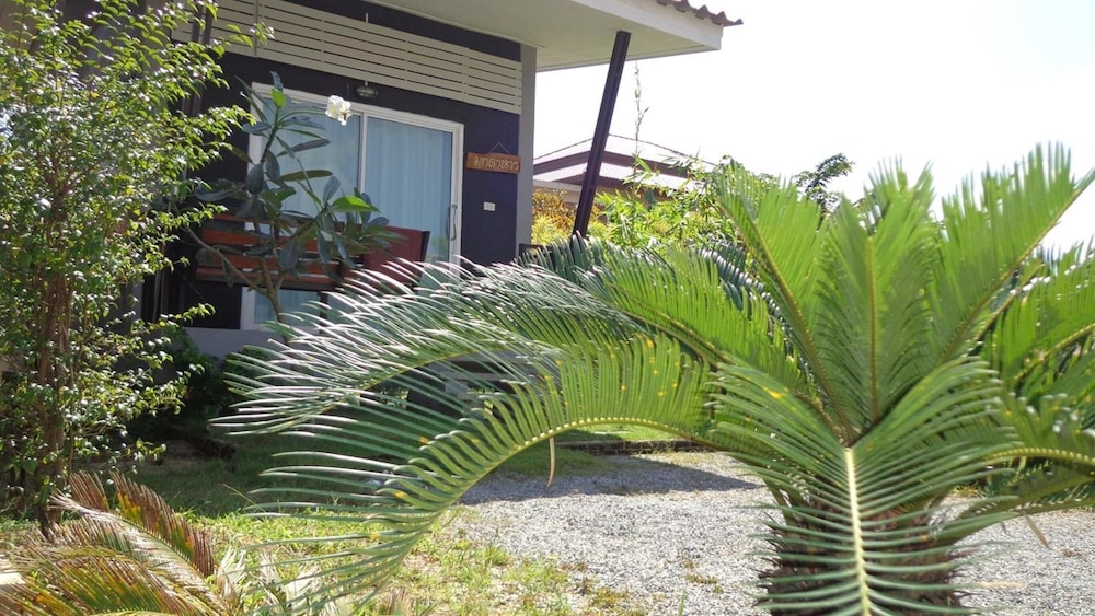 Chiang Rai Khuakrae Resort 54/64