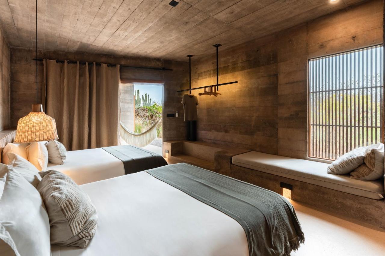 Garden Suite, Queen Bed, Bathtub