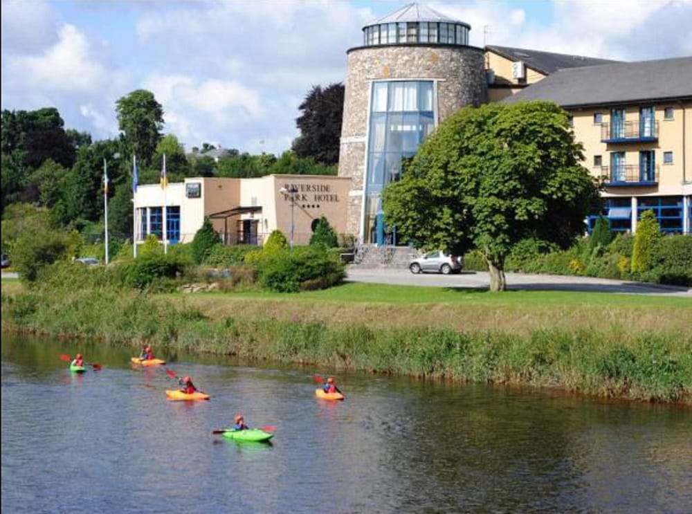 Riverside Park Hotel And Leisure Club 61/65