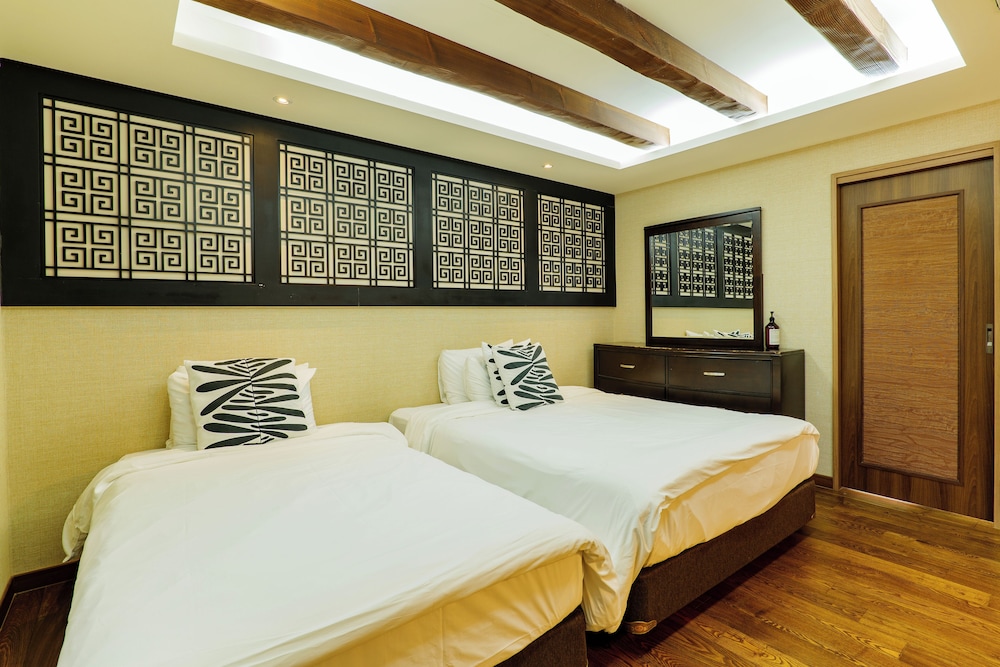 Hansan Marina Hotel Resort 10/63