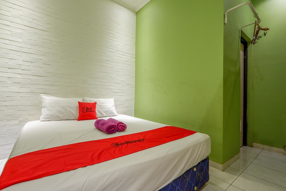 Reddoorz Near Universitas Diponegoro 2 13/30