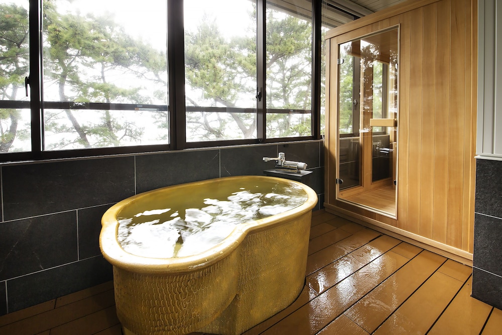 Resort Hotel Mihagi 59/84