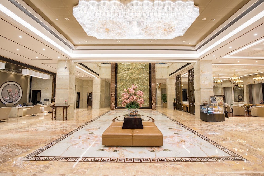 Royal Garden Hotel Shanghai 38/50