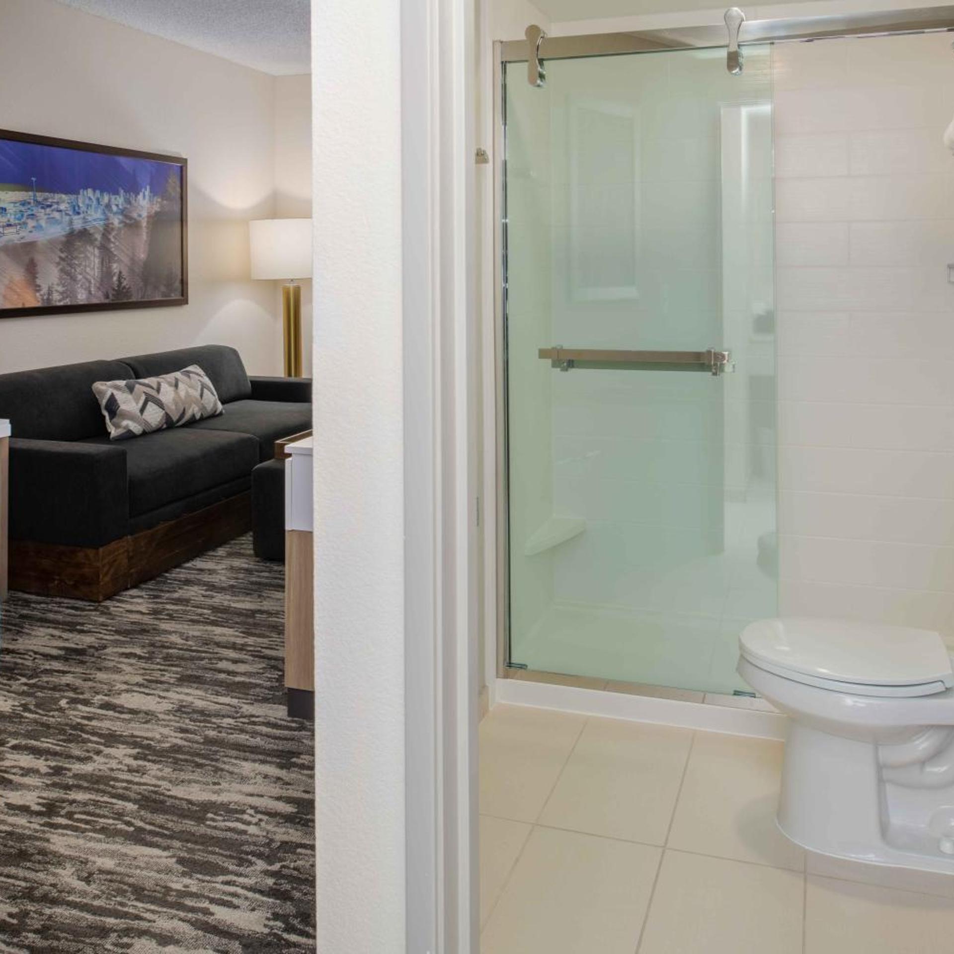 جناح تنفيذي بسريرين كوين مع أريكة، Springhill Suites Seattle Downtown South Lake Union 5/6