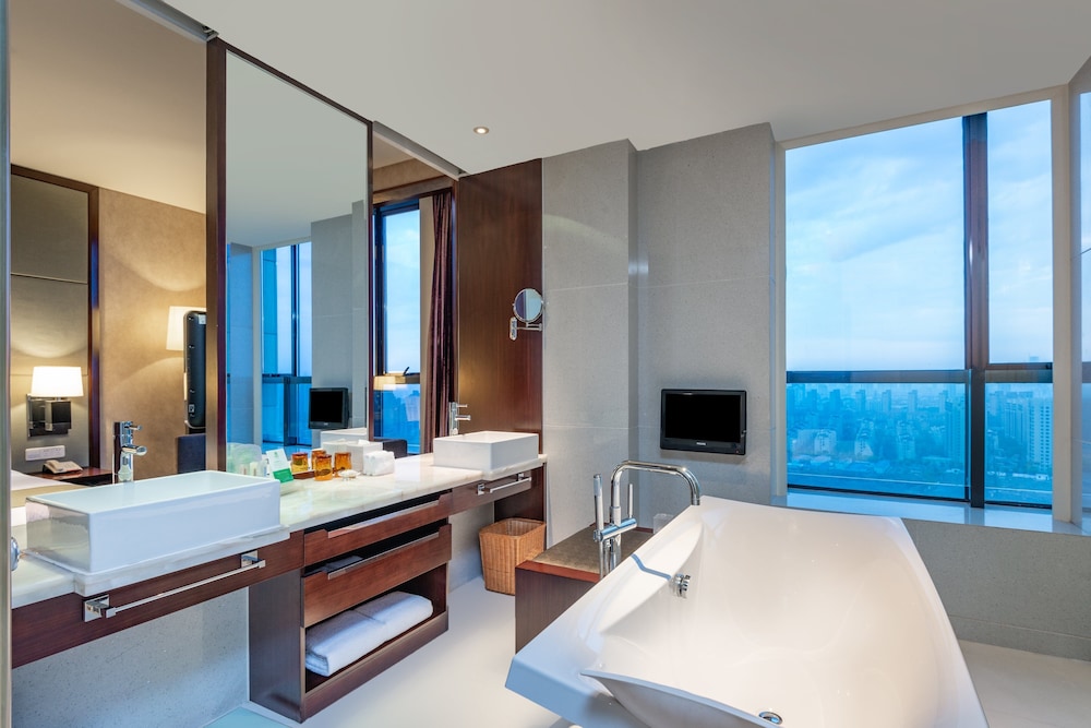 Crowne Plaza Shanghai Jinxiu by IHG 61/74