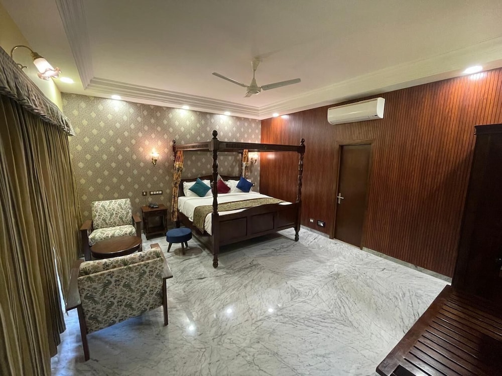 CAMA RAJPUTANA CLUB RESORT 8/17